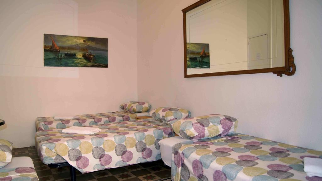 Pension Arosa Βαρκελώνη Δωμάτιο φωτογραφία